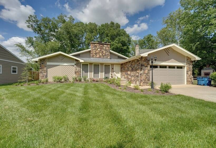 Lakefront Home W/ Fishing Dock & Fire Table!