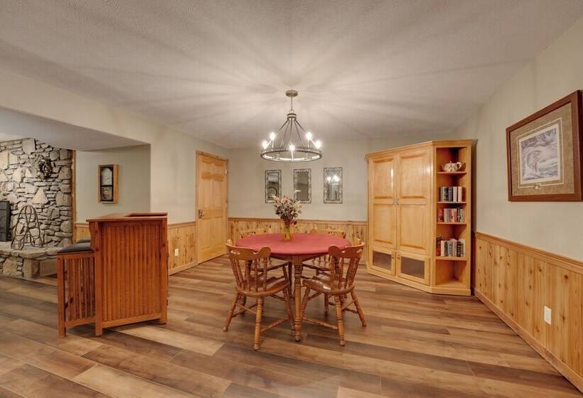 Lakefront Home W/ Fishing Dock & Fire Table!