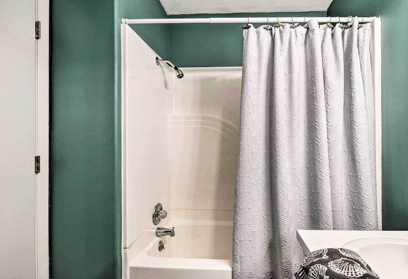 Lakefront Home W/ Fishing Dock & Fire Table!