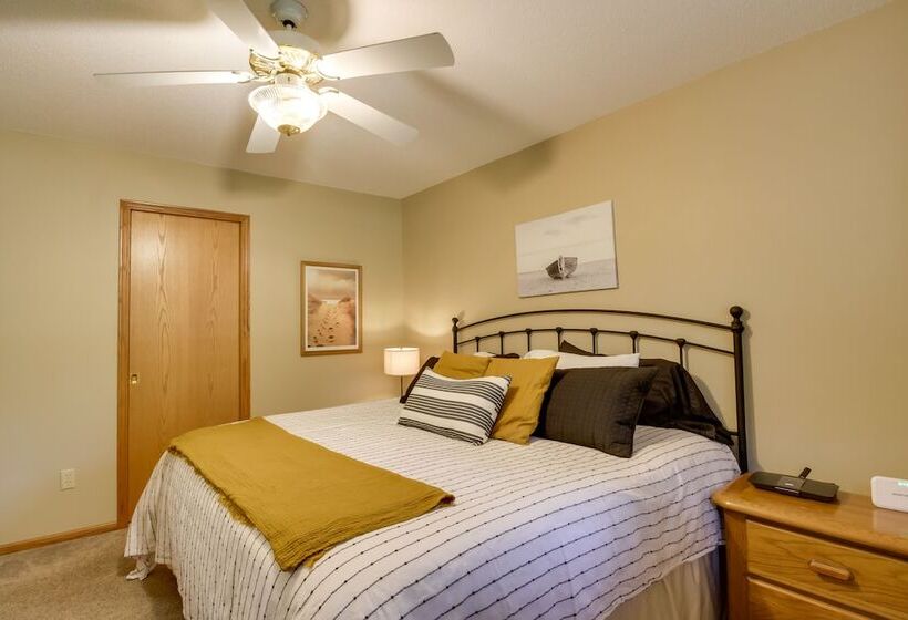 Sandy Beach Family Getaway W/ Fire Pit & Deck!