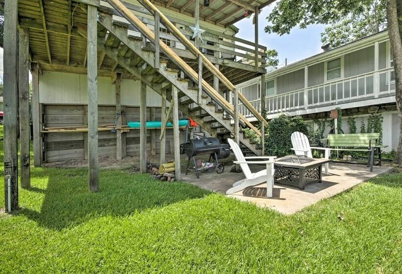 Lakefront Livingston Home W/ Community Amenities!