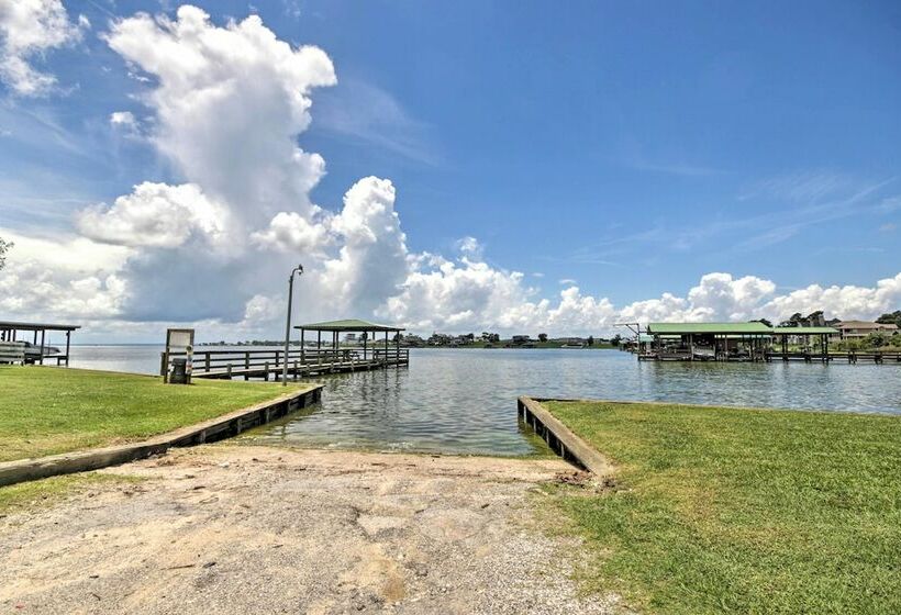 Lakefront Livingston Home W/ Community Amenities!