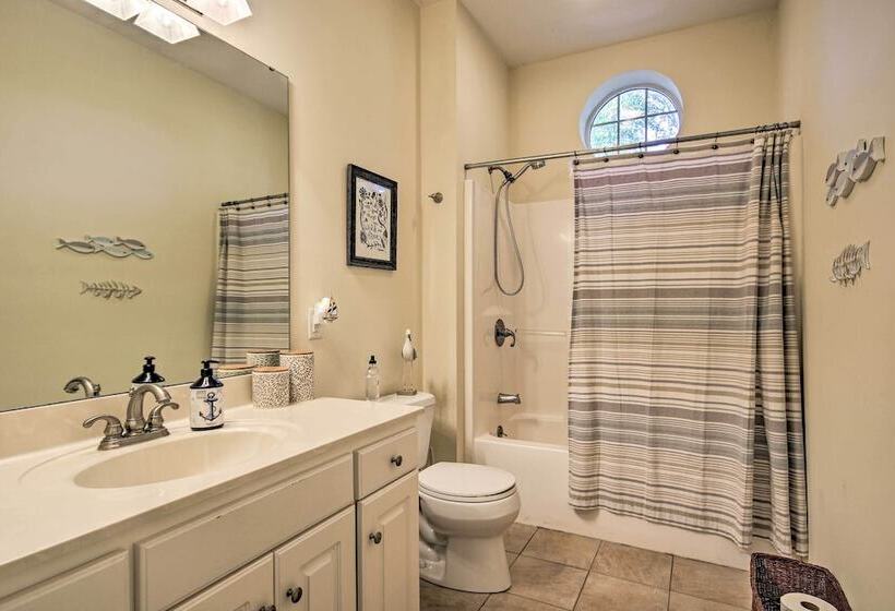 Lakefront Paradise W/ Fire Pit   Dogs Welcome!