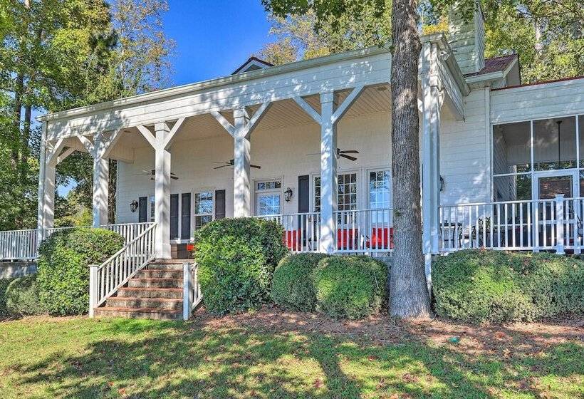 Lakefront Paradise W/ Fire Pit   Dogs Welcome!