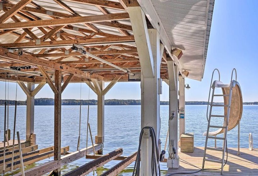 Lakefront Paradise W/ Fire Pit   Dogs Welcome!