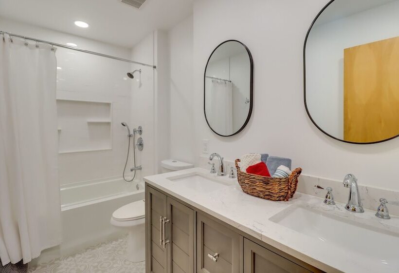 Near Skiing: Lakefront Gem W/ Kayaks In Long Pond