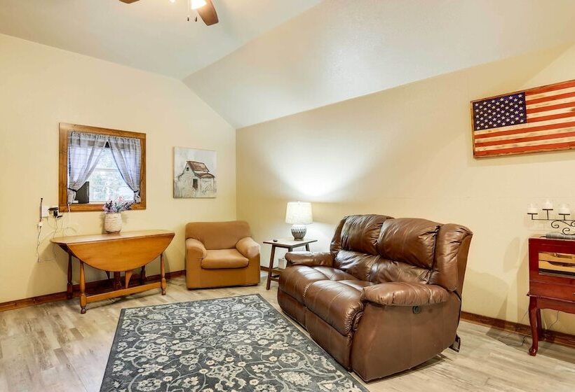 Lakehills Cabin With Fire Pit, Near Medina Lake!