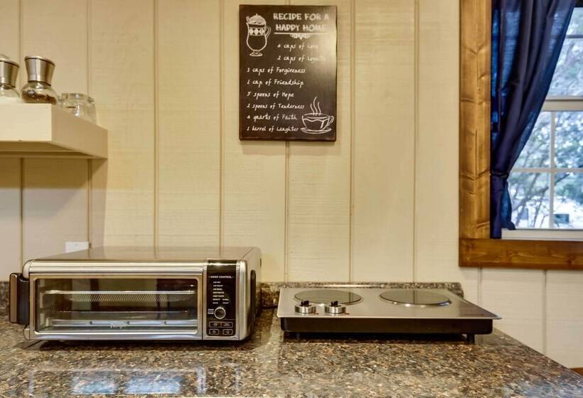 Lakehills Cabin With Fire Pit, Near Medina Lake!