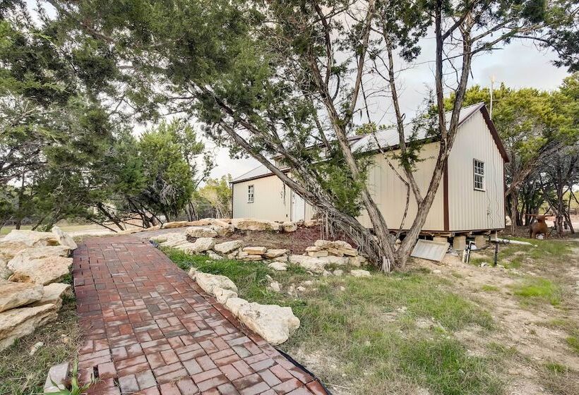 Lakehills Cabin With Fire Pit, Near Medina Lake!