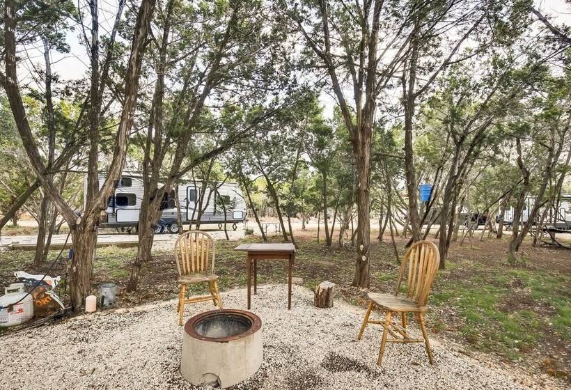 Lakehills Cabin With Fire Pit, Near Medina Lake!