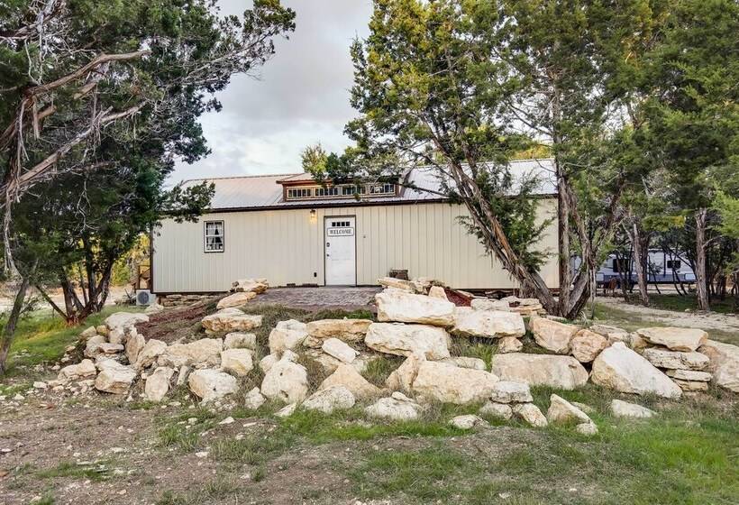 Lakehills Cabin With Fire Pit, Near Medina Lake!