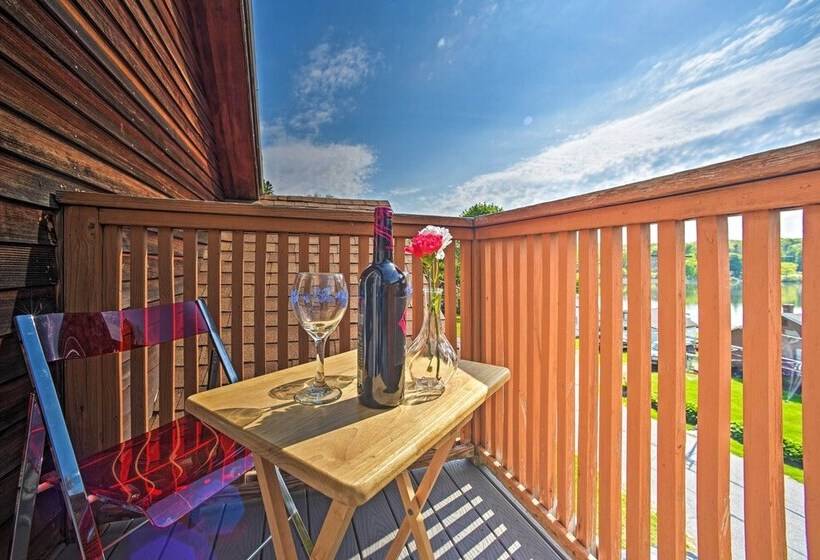 Lakeside Berkshires Home Near Hiking & Skiing!