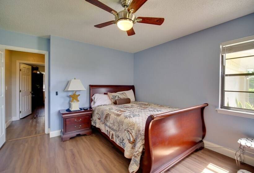 Lakewood Park Retreat On Fairway   4 Mi To Beach!