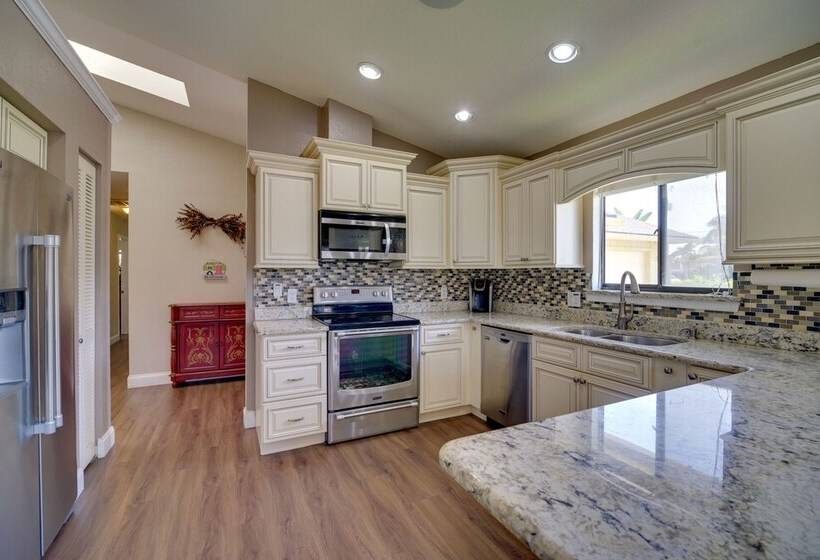 Lakewood Park Retreat On Fairway   4 Mi To Beach!