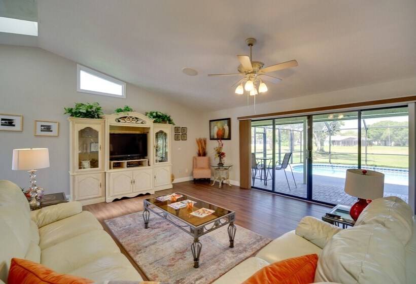 Lakewood Park Retreat On Fairway   4 Mi To Beach!