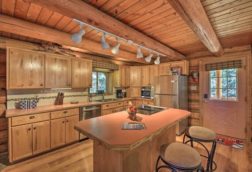 Large Cabin W/ Fire Pit + Grill On 34 Acres!