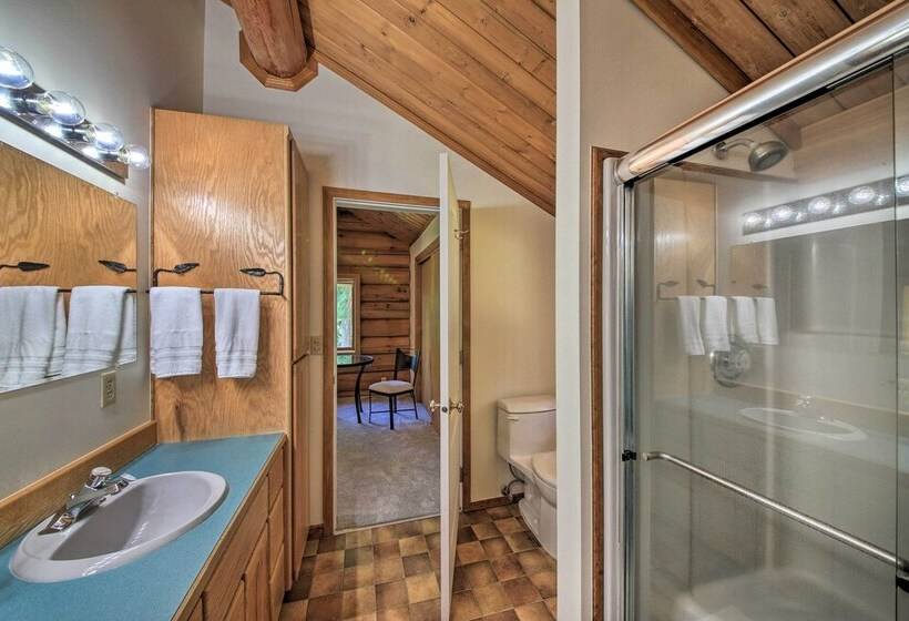 Large Cabin W/ Fire Pit + Grill On 34 Acres!