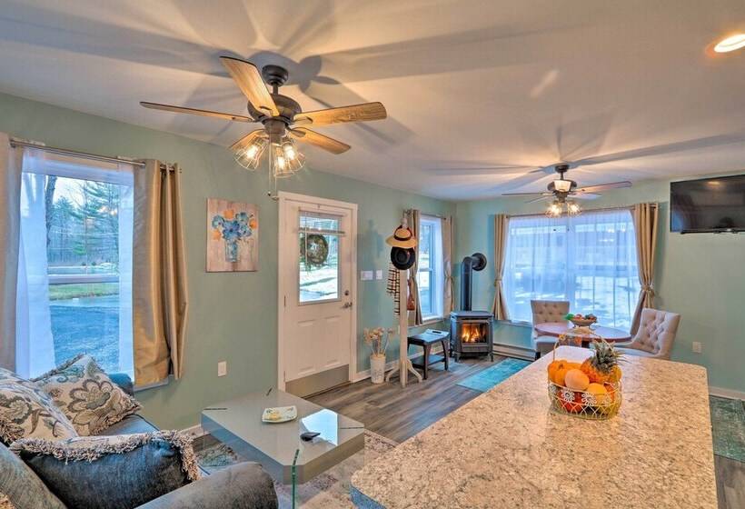 Rural Location, Fire Pit: Brodheadsville Cottage