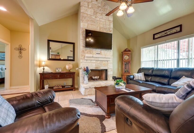 Lodge At Rocky Creek  W/ Private Hot Tub & Yard!