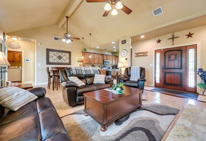 Lodge At Rocky Creek  W/ Private Hot Tub & Yard!