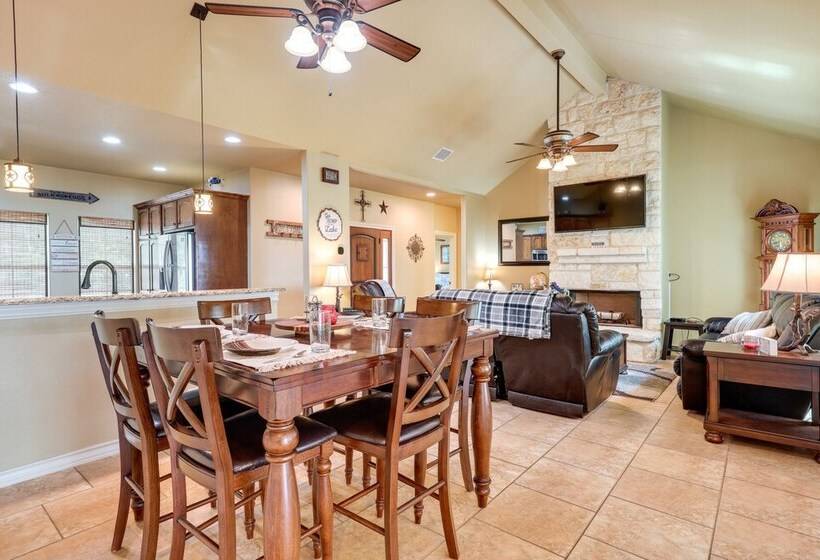 Lodge At Rocky Creek  W/ Private Hot Tub & Yard!