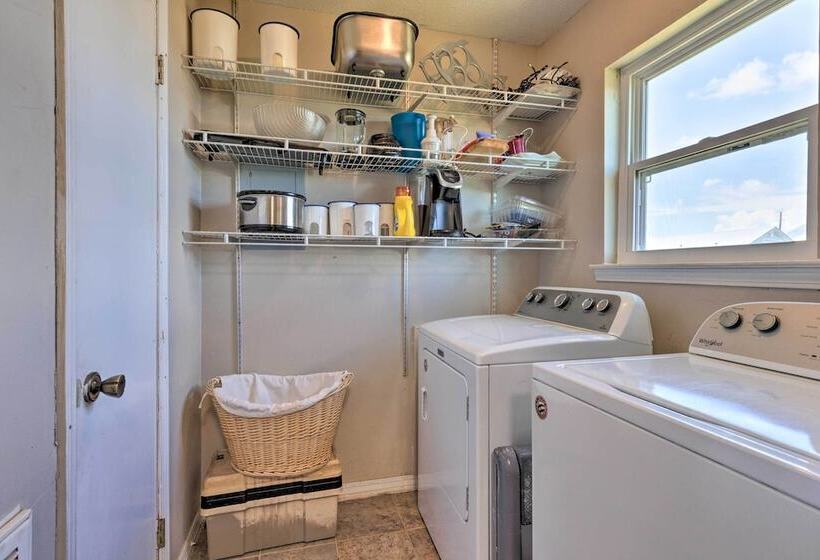 Lovely Dauphin Island Cottage W/ Deck & Gulf Views