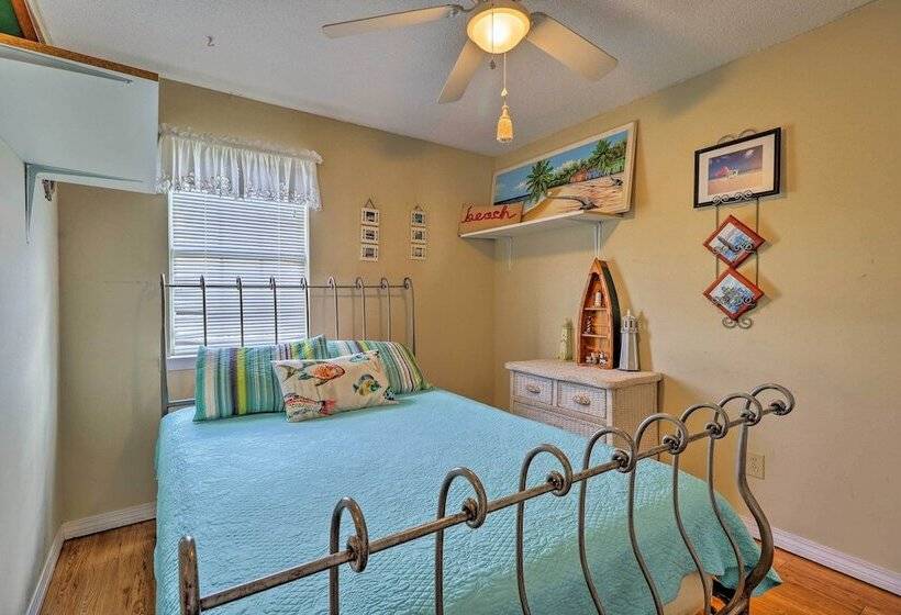 Lovely Dauphin Island Cottage W/ Deck & Gulf Views