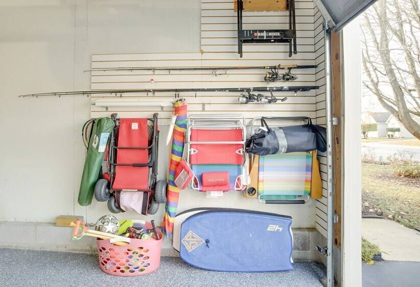 Lovely Ocean View Retreat, 3 Mi To Bethany Beach!