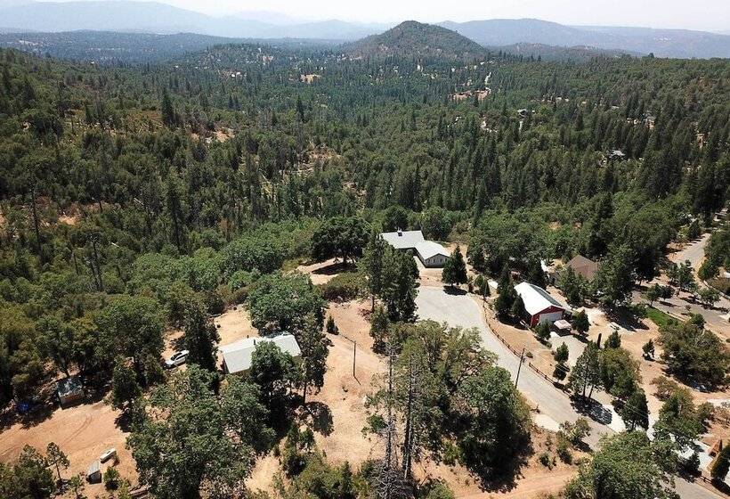 Lovely Yosemite Area Home W/ Hilltop Mtn View
