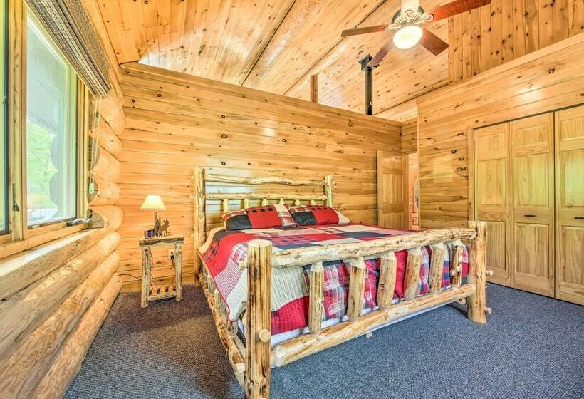 Lutsen Cabin W/ Fire Pit, Patio & Deck!