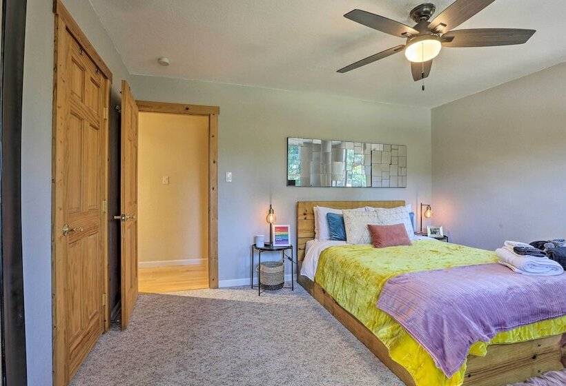 Luxe Auburn Hideaway W/ Tennis Court & Views!