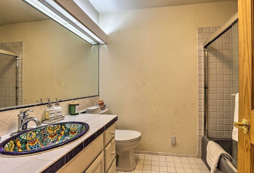 Luxe Auburn Hideaway W/ Tennis Court & Views!