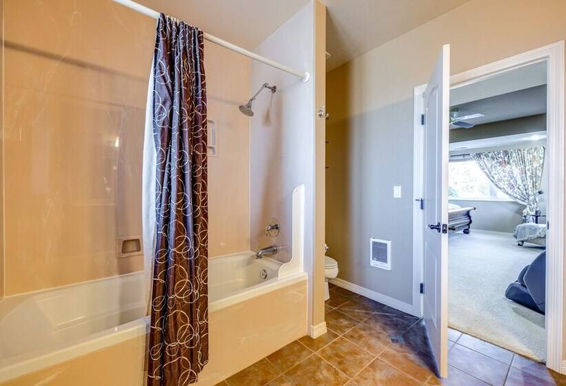 Luxe Colorado Springs Retreat W/ Game Room!