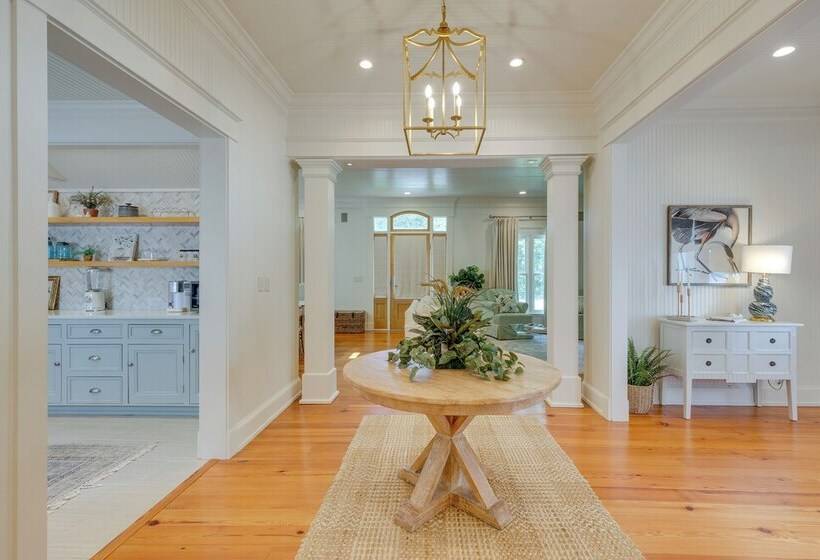 Luxe Fairhope Home W/ Covered Patio: Walk To Bay