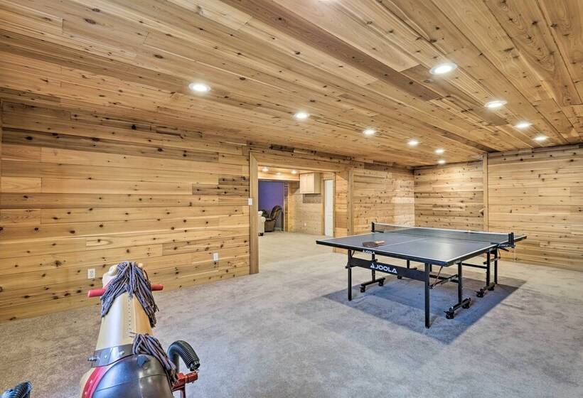 Luxe Heber City Cabin + Hot Tub & Guest House