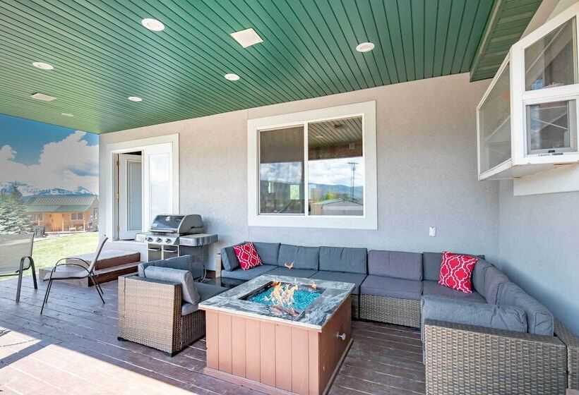 Luxe Heber City Cabin + Hot Tub & Guest House