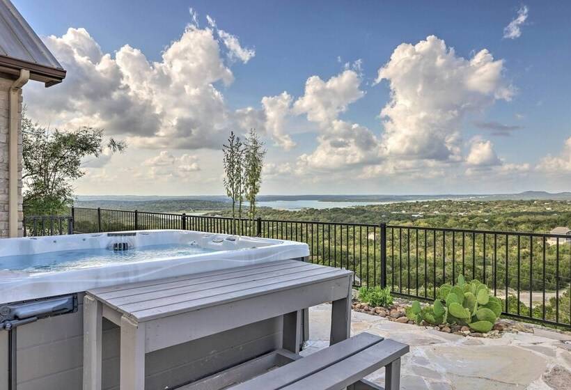 Lakeview Escape W/ Hot Tub, 1 Mi To Canyon Lake