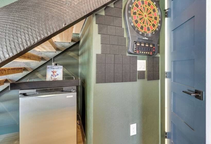 Luxury Austin Home W/ Game Room & Fire Pit!