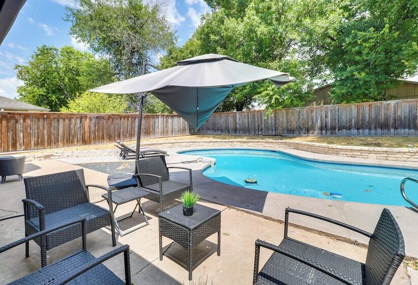 Luxury Austin Home W/ Game Room & Fire Pit!