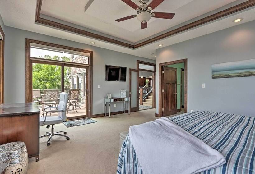 Boat Dock & Kayaks: Luxury Lake Of The Ozarks Home