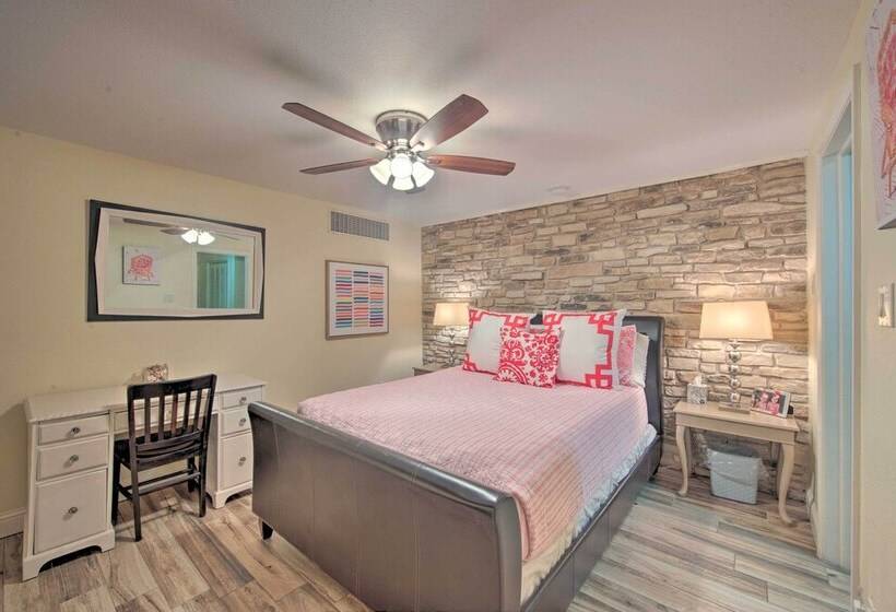 Malakoff Lakefront Home: Golf Course On Site!