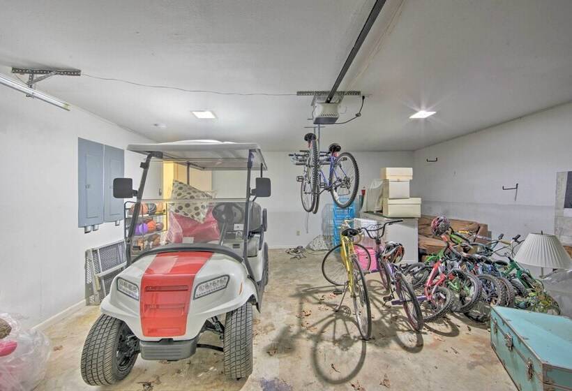 Malakoff Lakefront Home: Golf Course On Site!