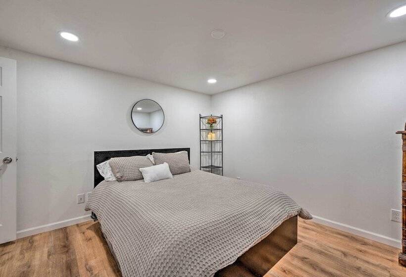 3 Mi To Olde Town Arvada: Modern Duplex W/ Patio!