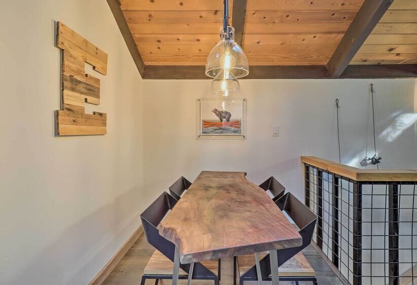 Incline Village Cabin W/ Patio: 2 Mi To Beach!