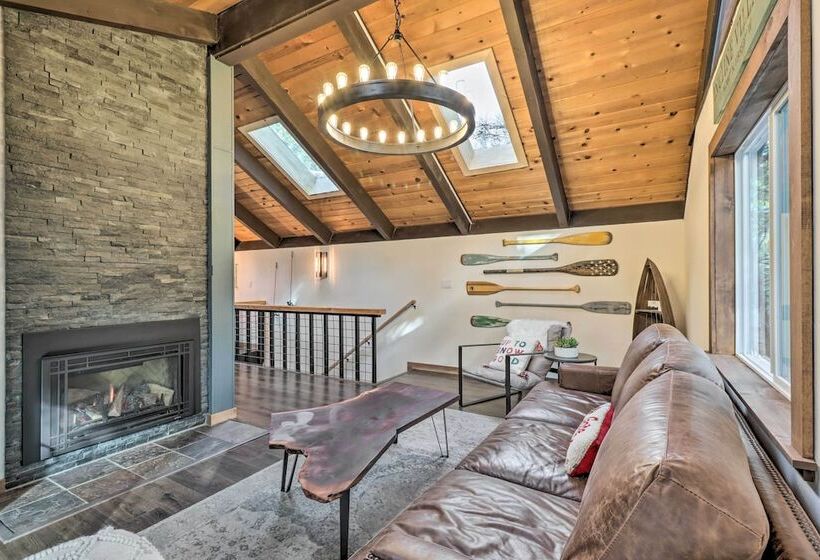 Incline Village Cabin W/ Patio: 2 Mi To Beach!