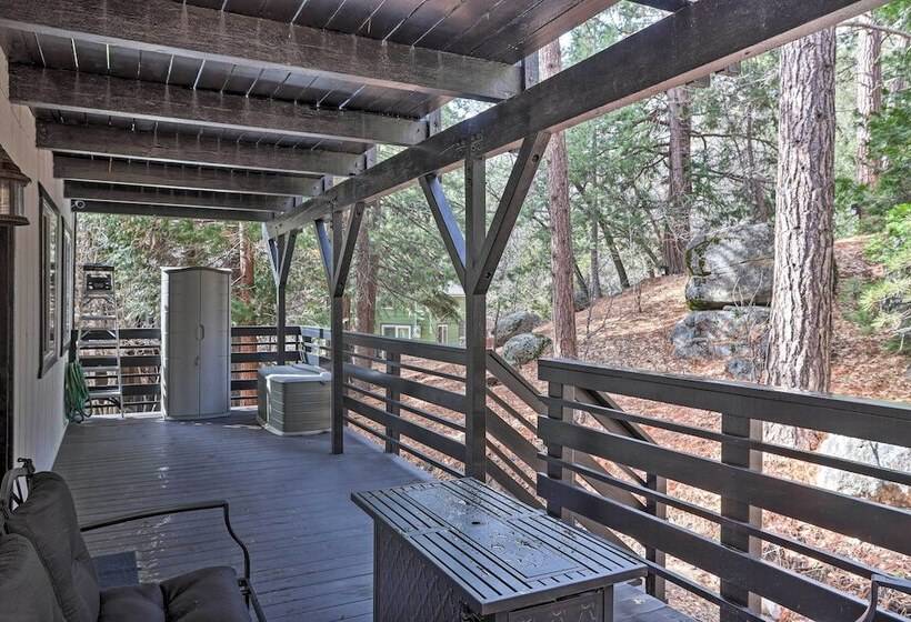 Modern Cabin W/ Game Room & Deck, Near Skiing