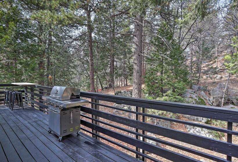 Modern Cabin W/ Game Room & Deck, Near Skiing