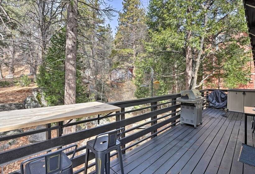 Modern Cabin W/ Game Room & Deck, Near Skiing