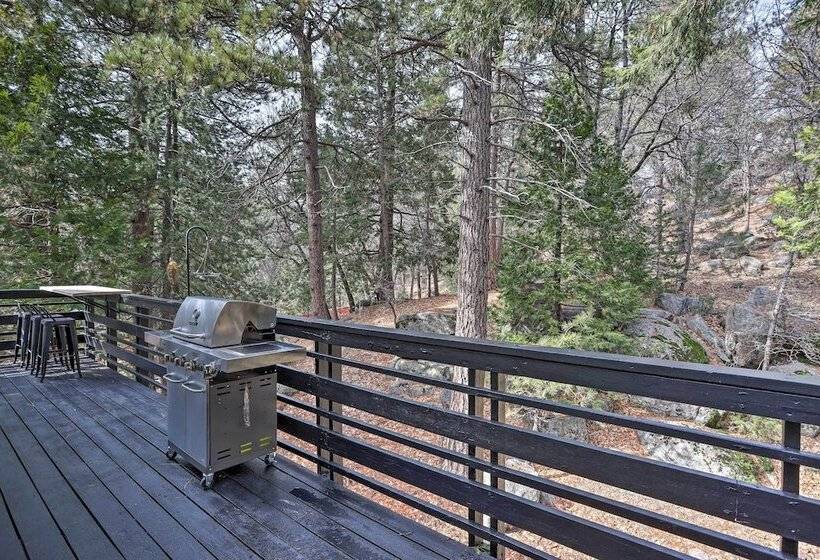 Modern Cabin W/ Game Room & Deck, Near Skiing