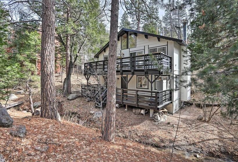 Modern Cabin W/ Game Room & Deck, Near Skiing